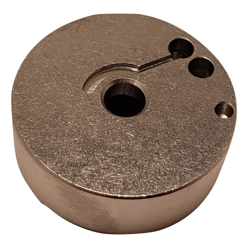 A placa de suporte inclui um pino de mola instalado